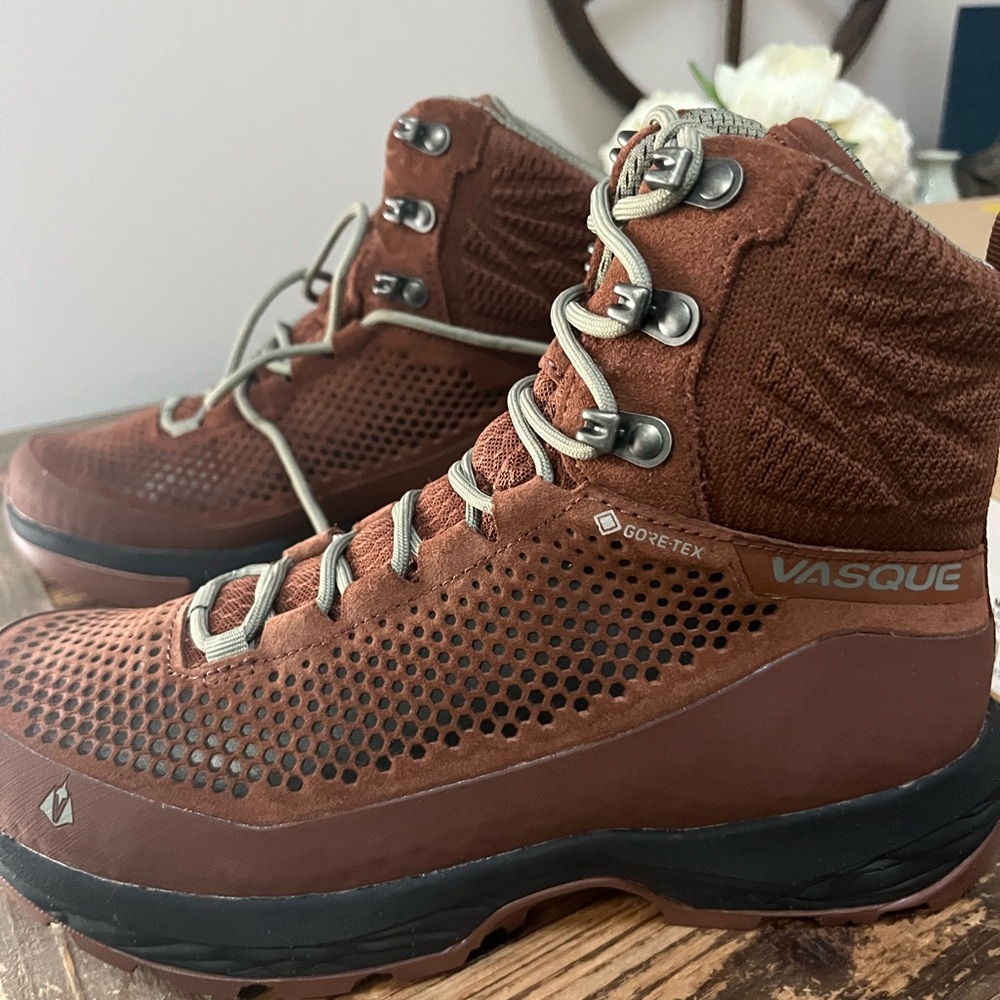 Vasque, Torre AT GTX Hiking Boot - Women's - NWT